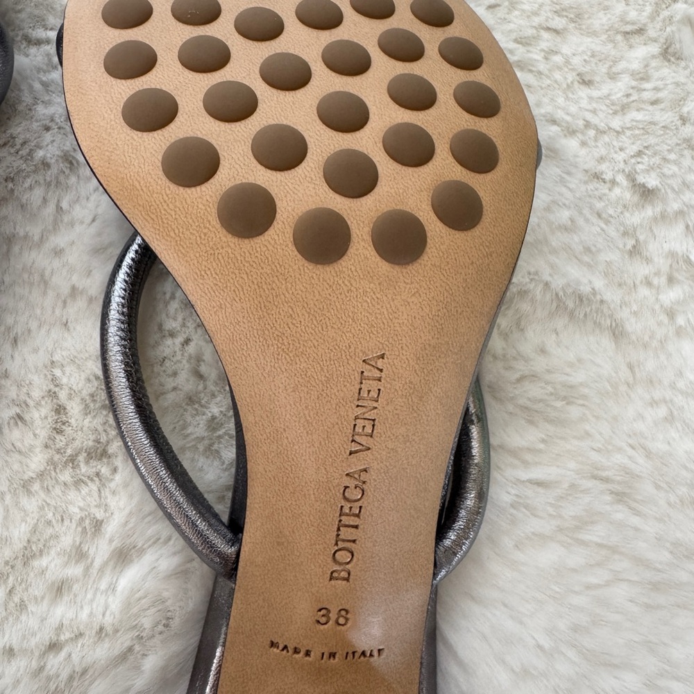 Authentic Bottega Veneta Blink Sandal Lamina Smooth Silver Metallic size 38 NIB - Picture 7 of 9